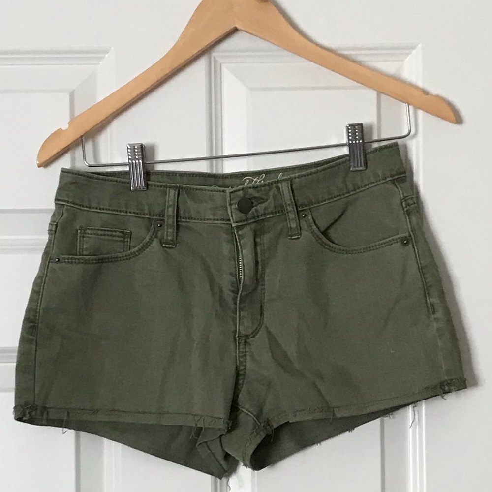 Universal Thread green shorts